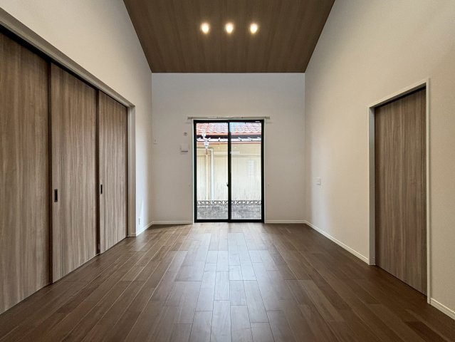 プランタウン清末鞍馬Ⅲの居間・リビング