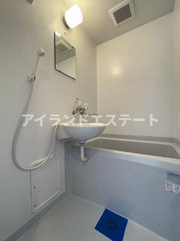 ラーク駒沢　1フロア1住戸　バストイレ別　駅近の浴室
