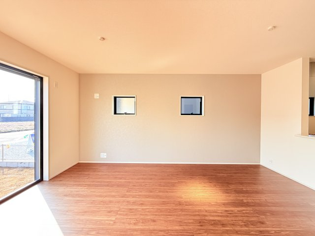 結城郡八千代町東原　新築戸建て　3号棟の居間・リビング|広々としたＬＤＫ♪
家具を置いても窮屈感を感じず過ごせます。
