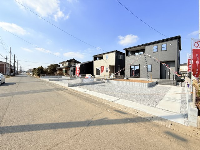 結城郡八千代町東原　新築戸建て　3号棟の前面道路含む現地写真|実際に現地で周辺環境や街並み、近隣のスーパーや通学路の安全性、病院、公園・・・など生活のイメージをご確認ください！