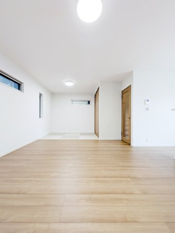宇治御廟新築戸建の居間・リビング