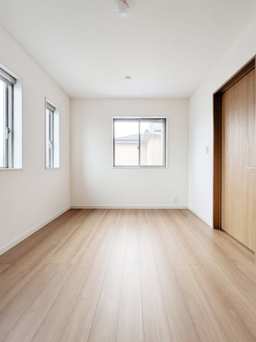 宇治御廟新築戸建の洋室|約6帖の洋室です。