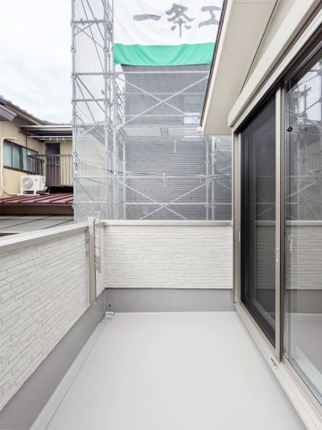 宇治御廟新築戸建のバルコニー|東向きバルコニーです。