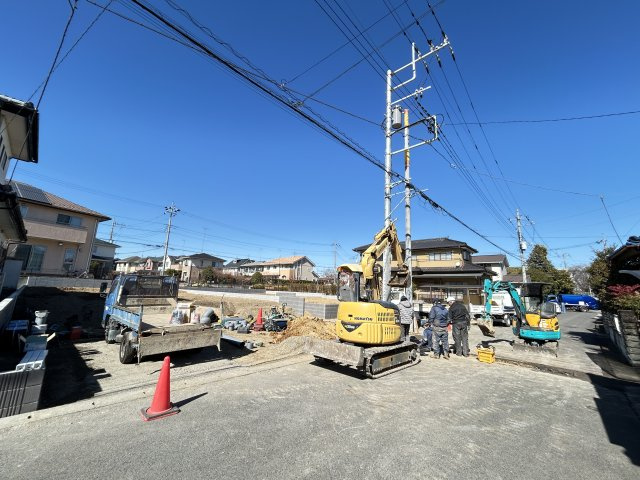 【ブルーミングガーデン】宇都宮市五代2丁目 全3棟の前面道路含む現地写真|〇分譲地〇
前面道路が6ｍあることで、陽当たり・風通しも良好☆
見通しも良いので車庫入れが苦手でもスムーズに行えます。
※2026年2月撮影