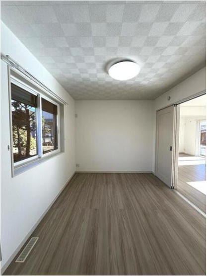 【洋室】 | 土浦市天川2丁目　新築戸建 | お掃除しやすく、清潔感を保てるのでダニも発生しにくいフローリング♪