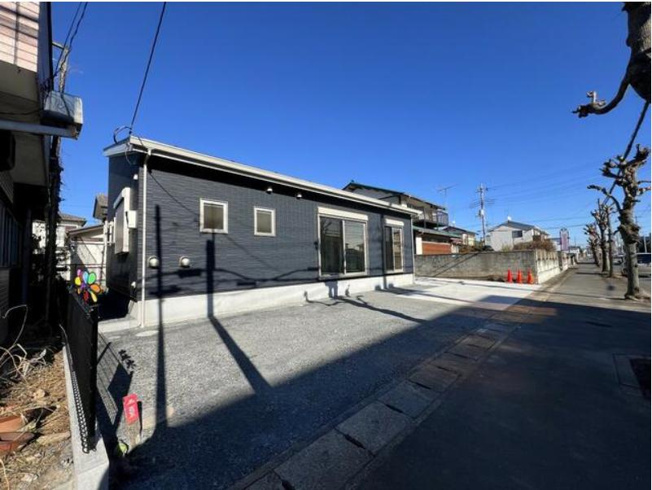 【駐車場】 | 土浦市天川2丁目　新築戸建 | ゆったりとしたカースペースで、ファミリーカーや軽自動車もラクラク駐車出来ますね♪