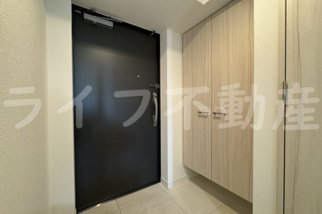 S-RESIDENCE緑橋駅前の玄関|シンプルで使いやすい玄関です