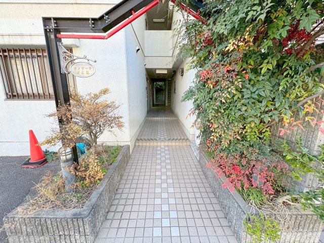 サンサーラ新大阪のエントランス