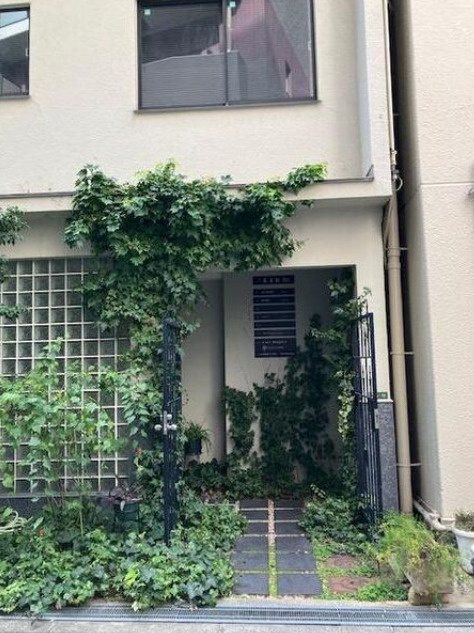 大阪市北区西天満４丁目の事務所のエントランス