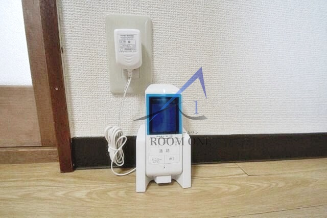 コーポ羽根沢のセキュリティ|モニター付きインターホンです。