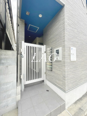 【エントランス】 | Rachel(レイチェル) | エントランスです。