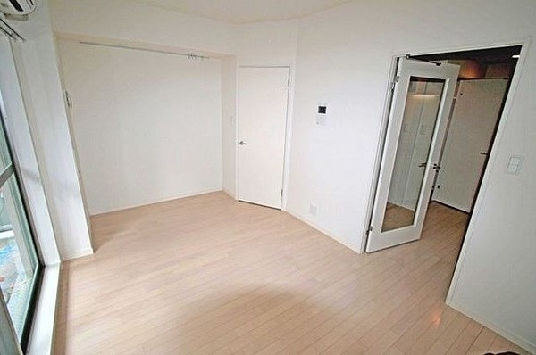 セレリーオ・ニッコーの居間・リビング