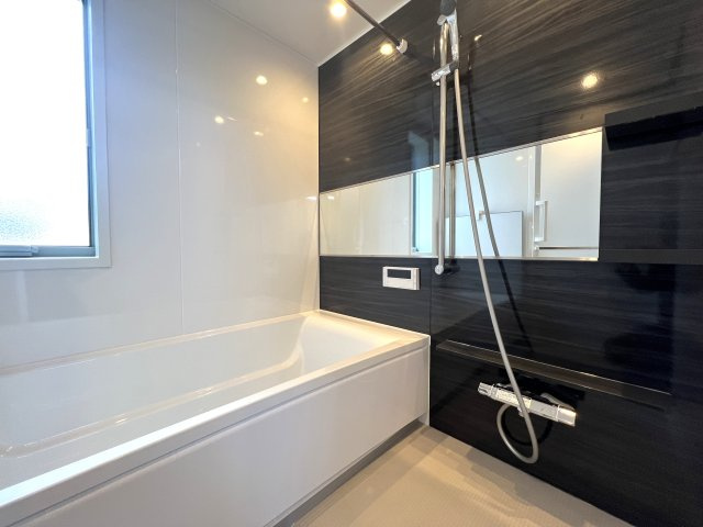 まるでミス六ツ川。美しすぎてごめんなさい。【南区六ツ川４丁目新築戸建】の浴室|お風呂で日々の疲れを落としましょう