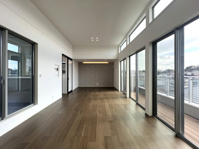 まるでミス六ツ川。美しすぎてごめんなさい。【南区六ツ川４丁目新築戸建】の居間・リビング|居間です