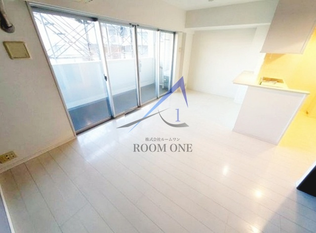 リライズガーデン西新井スカイレジデンスの居間・リビング|洋室のお部屋です。