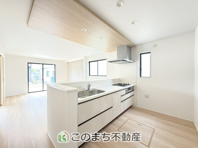 グラファーレ宇都宮市上戸祭2期のキッチン|人気の対面式キッチン☆料理をしながらご家族とコミュニケーションが取れます♪