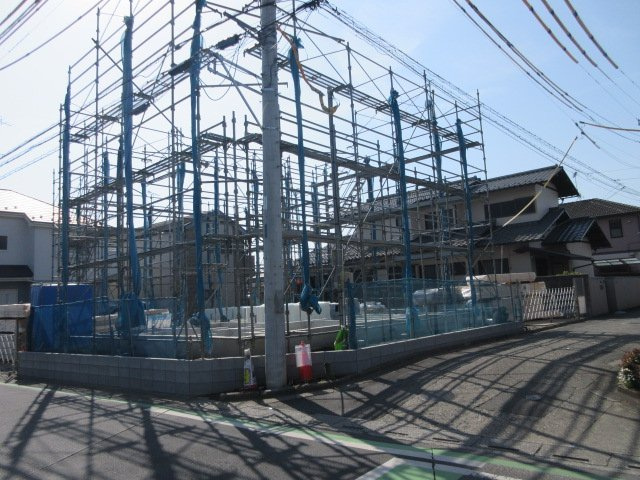 【仲介手数料無料】新築戸建　東松山市松葉町3-11-32（全2棟）の前面道路含む現地写真