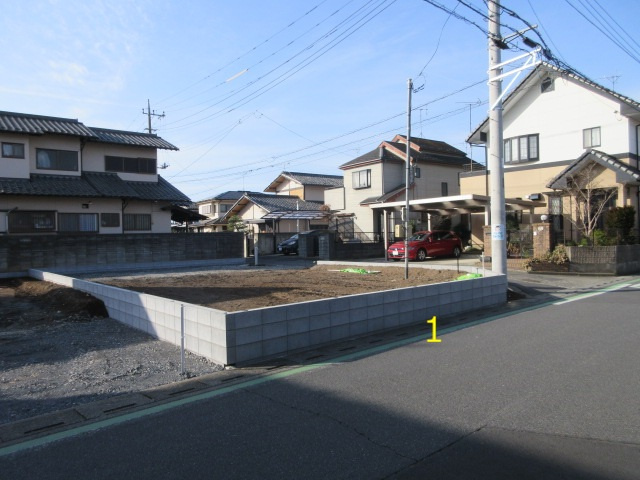 【仲介手数料無料】新築戸建　東松山市松葉町3-11-32（全2棟）の前面道路含む現地写真