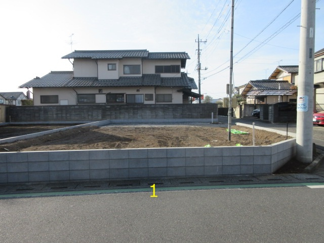 【仲介手数料無料】新築戸建　東松山市松葉町3-11-32（全2棟）の前面道路含む現地写真