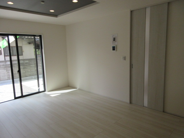 【仲介手数料無料】新築戸建　東松山市松葉町3-11-32（全2棟）の居間・リビング