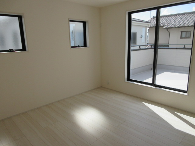 【仲介手数料無料】新築戸建　東松山市松葉町3-11-32（全2棟）の洋室