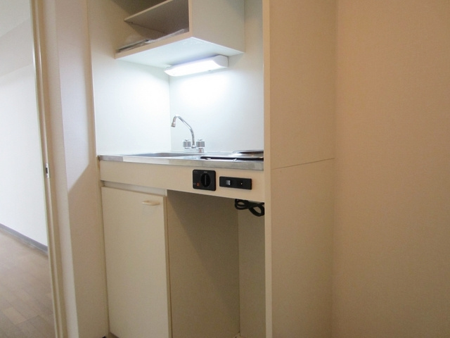 アルファ王子本町ＷＥＳＴのキッチン|単身者には十分な水回りの設備です！