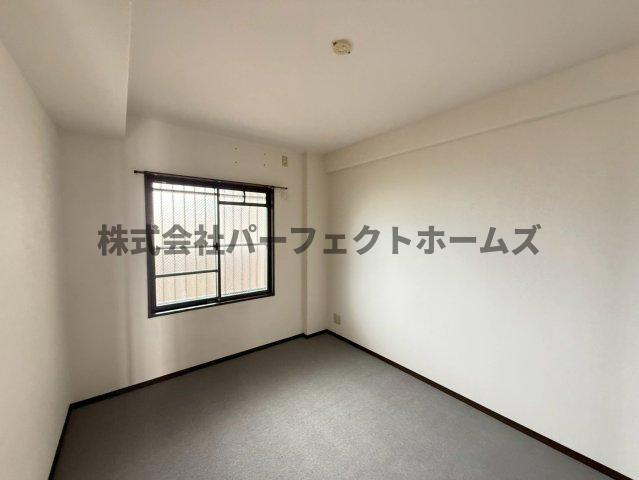 ダイアパレス枚方サウスピアの洋室|落ち着いた色調の洋室です