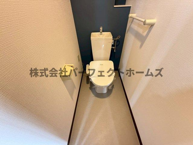 ダイアパレス枚方サウスピアのトイレ|落ち着いた色調のトイレです