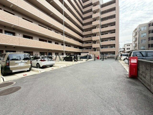 ダイアパレス枚方サウスピアの駐車場|車をお持ちの方に嬉しい駐車場付きの物件です