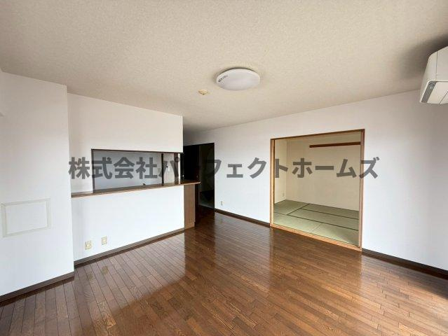 ダイアパレス枚方サウスピアの居間・リビング|使いやすい居間です