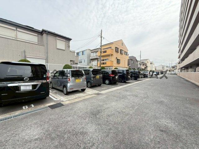 ダイアパレス枚方サウスピアの駐車場|駐車場があるので、車を買う予定の方も安心です