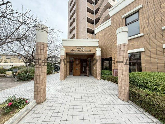 ダイアパレス枚方サウスピアのエントランス|清潔なエントランスです