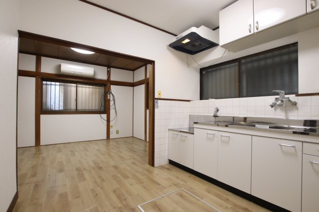 【居間・リビング】 | 堺市東区日置荘西町5丁車庫付貸家