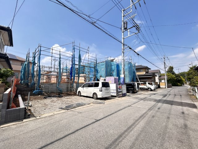 【ブルーミングガーデン】宇都宮市五代2丁目 全3棟の前面道路含む現地写真|〇分譲地〇
前面道路が6ｍあることで、陽当たり・風通しも良好☆
見通しも良いので車庫入れが苦手でもスムーズに行えます。
※2026年4月撮影