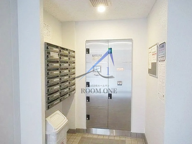 スカイグランデ八広Ａ棟のその他共用部分|集合ポストと宅配ボックスです。