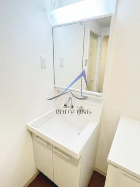 スカイグランデ八広Ａ棟の洗面所|独立洗面台です。