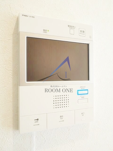 ルーブル小竹向原参番館のセキュリティ|モニター付きインターホンです。