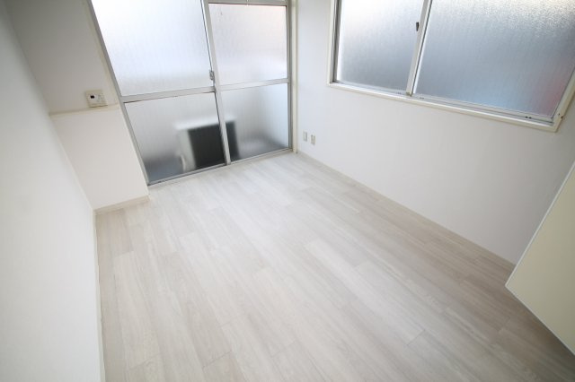 クロス・フロアタイル新規張替！！