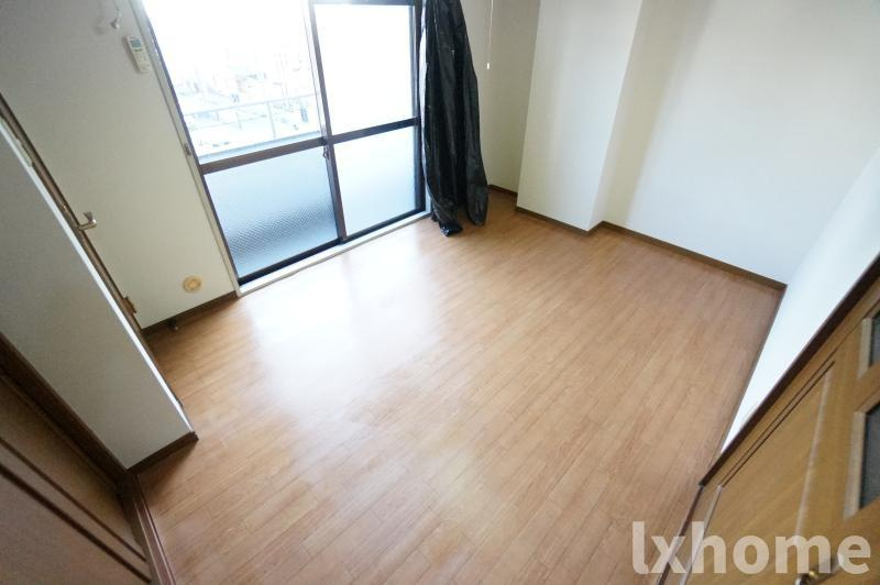 第2椿マンションの居間・リビング|使いやすい居間です