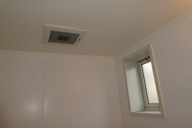 アクアヴィーヴォBの浴室|浴室窓