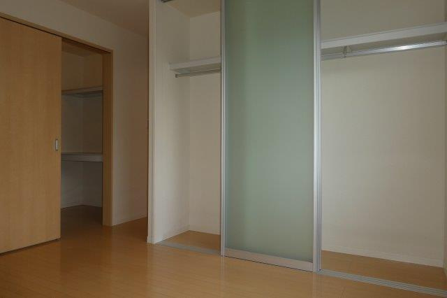 アクアヴィーヴォBの寝室|洋室