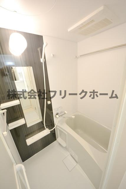 小金井市中町２丁目のアパートの浴室