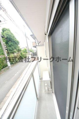 小金井市中町２丁目のアパートのバルコニー