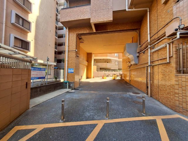 ダイアパレスステーションプラザ船橋の駐車場|カースペースがあります