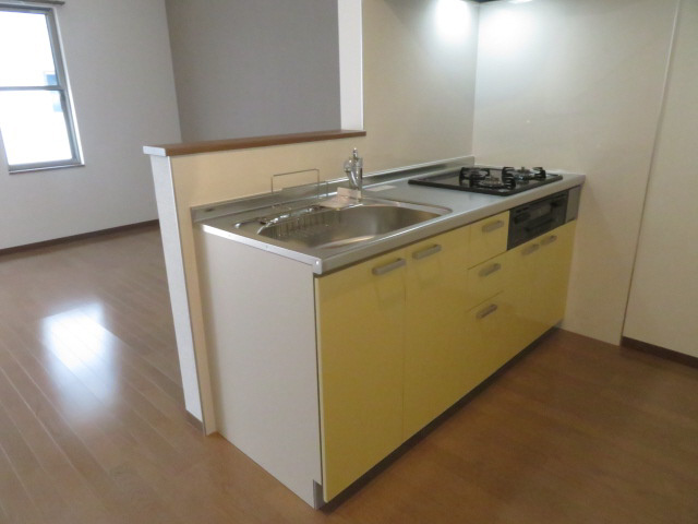 クリスタルハイツ仁豊野のキッチン