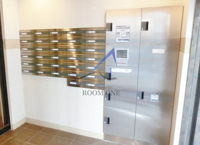 ＨＹ’ｓ両国のその他共用部分|集合ポストと宅配ボックスです。