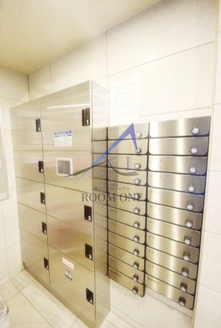 クレイシア浅草橋のその他共用部分|宅配ボックスと集合ポストです。