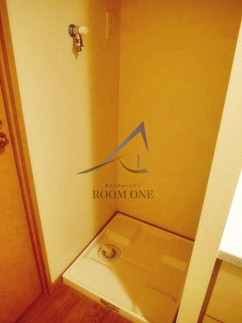 ルーブル飯田橋の設備|洗濯機置き場です。