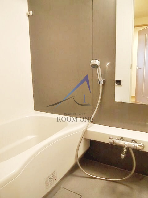 ルーブル飯田橋の浴室|お風呂です。