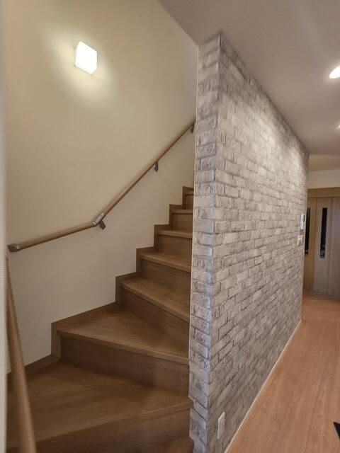 リュクサンブール道灌山の寝室|室内階段